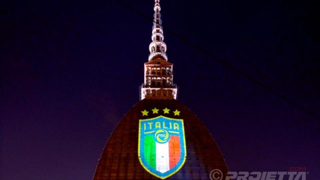 Proiezioni sulla mole di Torino