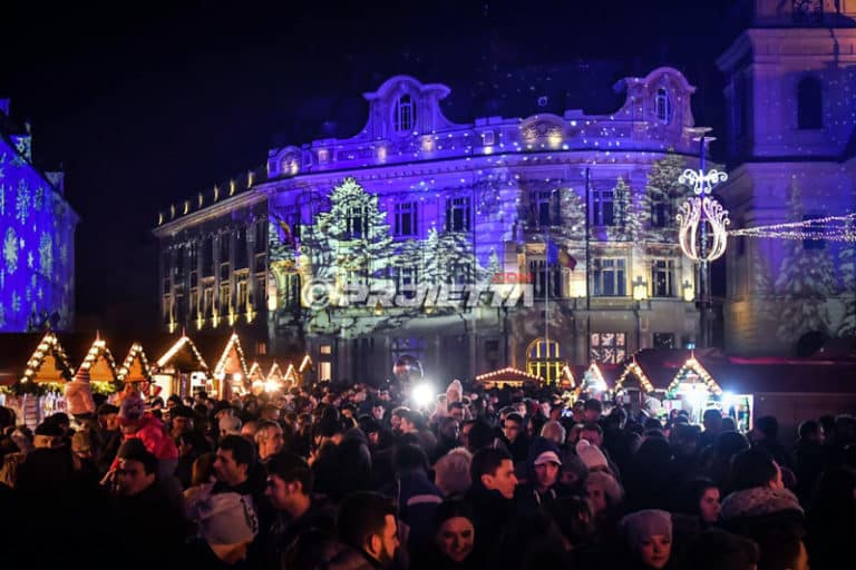 Proiettore Luminoso Natalizio Esterno A Fiocchi Di Neve – Con Telecomando, Velocità Regolabile, Impermeabile IP65, Per Decorazioni Giardino