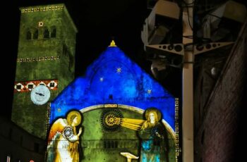 San Rufino - Assisi: proiezione dell'annunciazione di Giotto