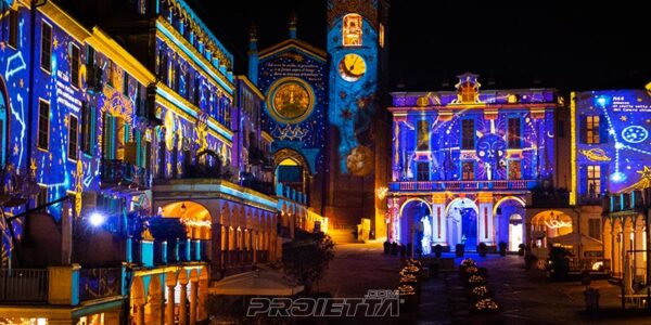 La scenografia di proiezioni a Moncalieri curata da Proietta