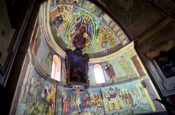 Ricostruzione di affreschi perduti attraverso la proiezione